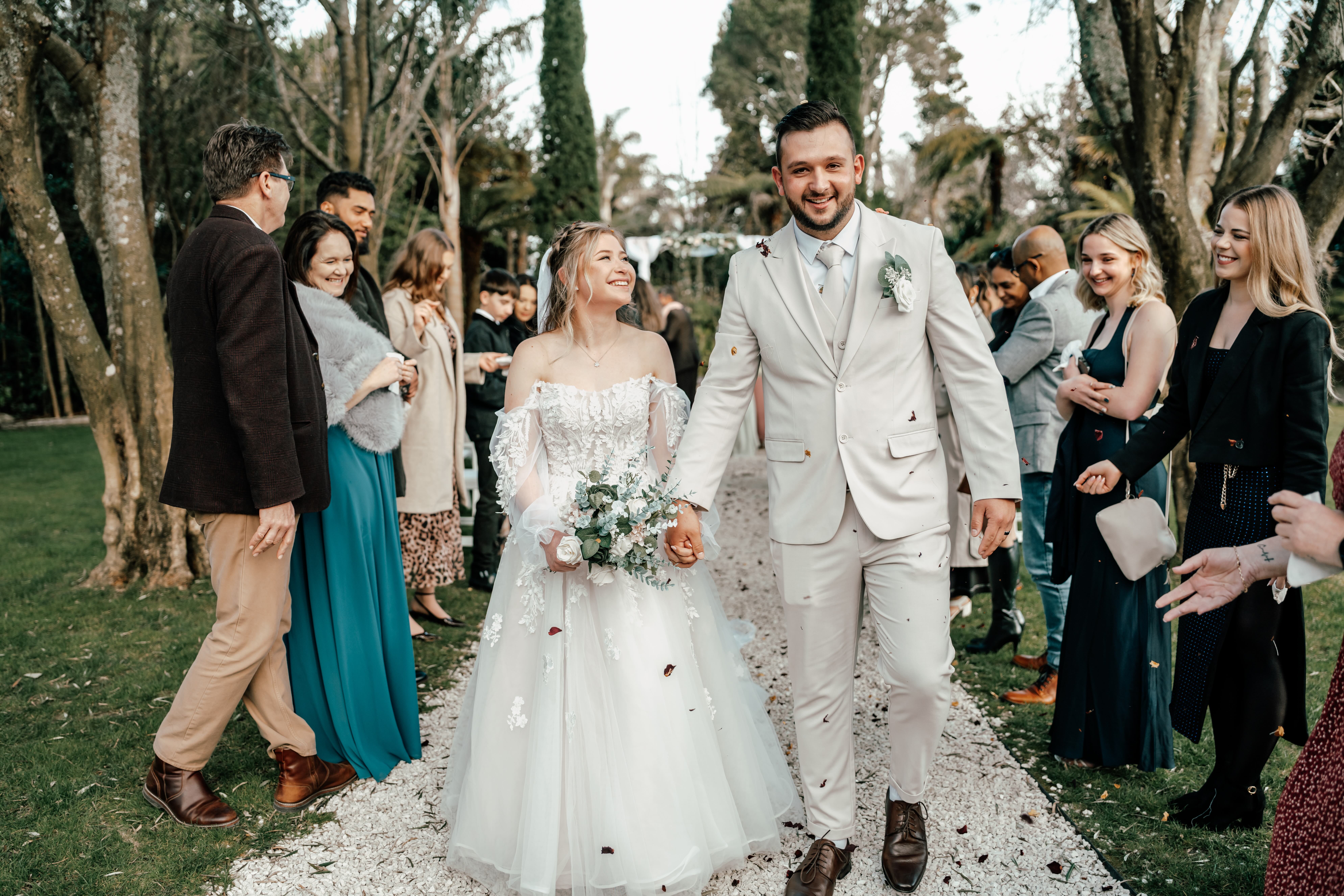 Bride and groom wedding portraits at Markovina Vineyard Estate, Auckland, captured by Zanthe Vorsatz Photography